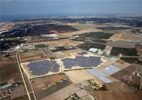 Crystalline-solar-panel-5000-kW-Sevilla-Spain